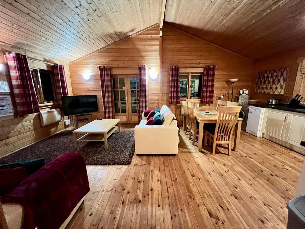 Tufty Lodge, Lake Pochard Lodge 9 South Cerney Exteriér fotografie