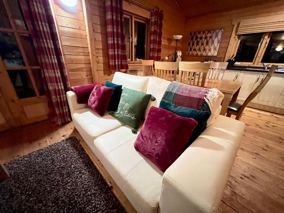 Tufty Lodge, Lake Pochard Lodge 9 South Cerney Exteriér fotografie