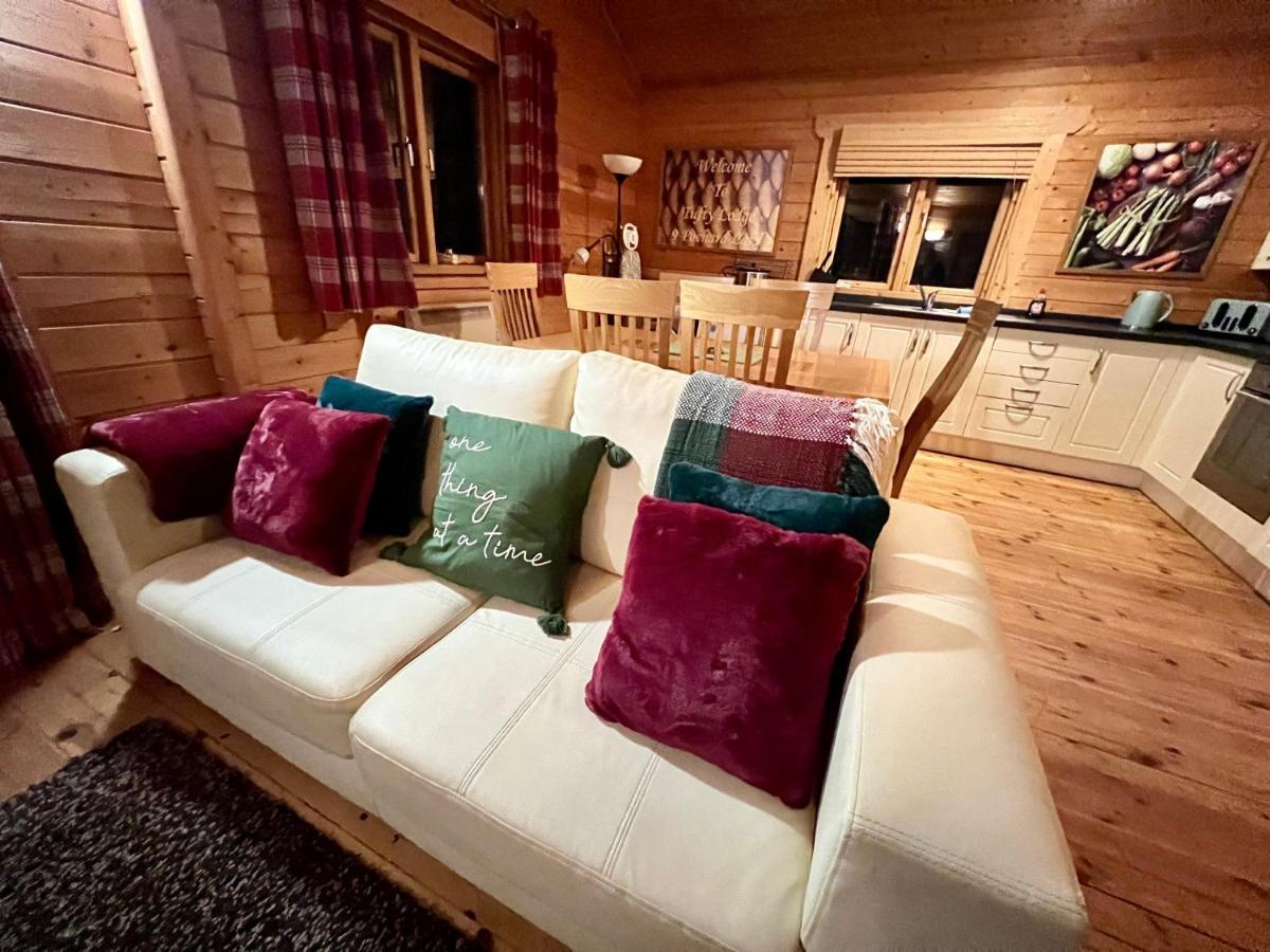 Tufty Lodge, Lake Pochard Lodge 9 South Cerney Exteriér fotografie